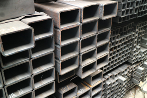 China Supplier Carbon Steel Square Pipe Galvanized Square Tube Price List